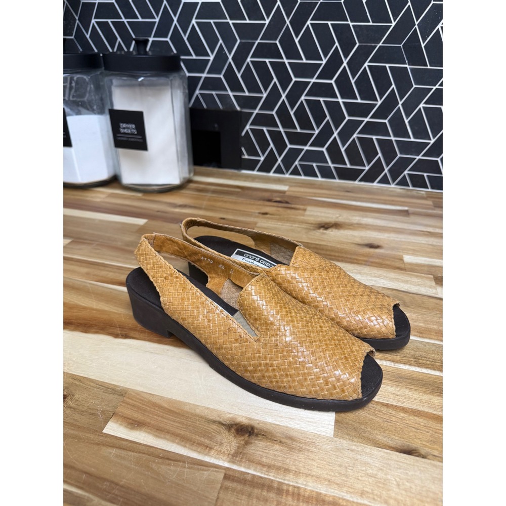 Andre Assous Featherweights Woven Leather Slingback Sandals 8.5 N Tan